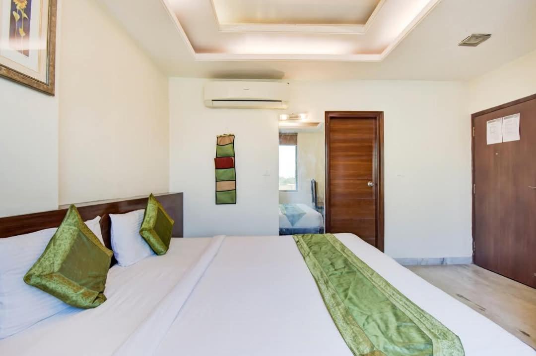 Hotel Sky Heights ジャイプール 部屋 写真